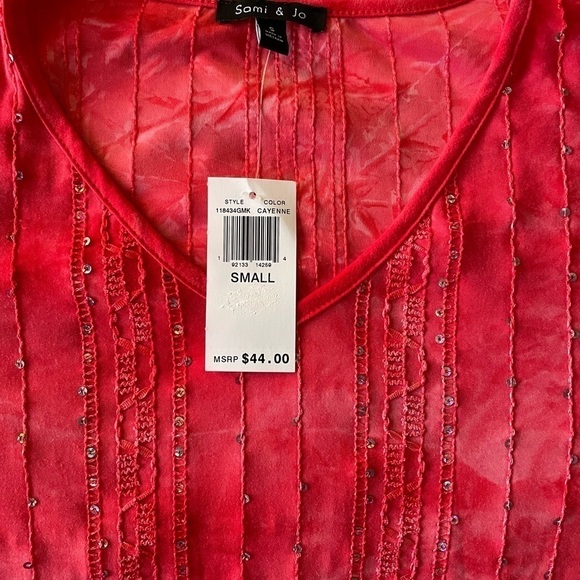 Sami& Jo red top with sequins .women’s size Small - Picture 5 of 6